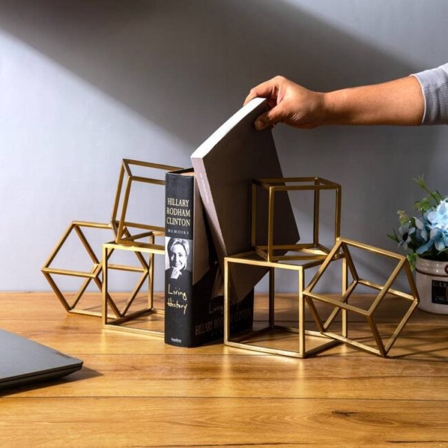 Minimalist Gold Metal Cube Bookend Set for home decoration
