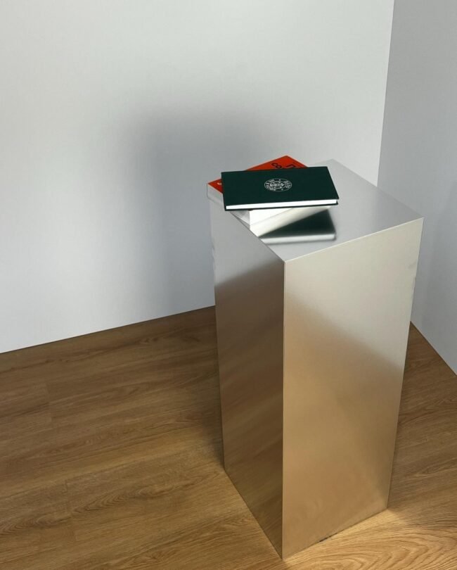rectangle cuboid shape stainless steel table for luxury decor - Image 4